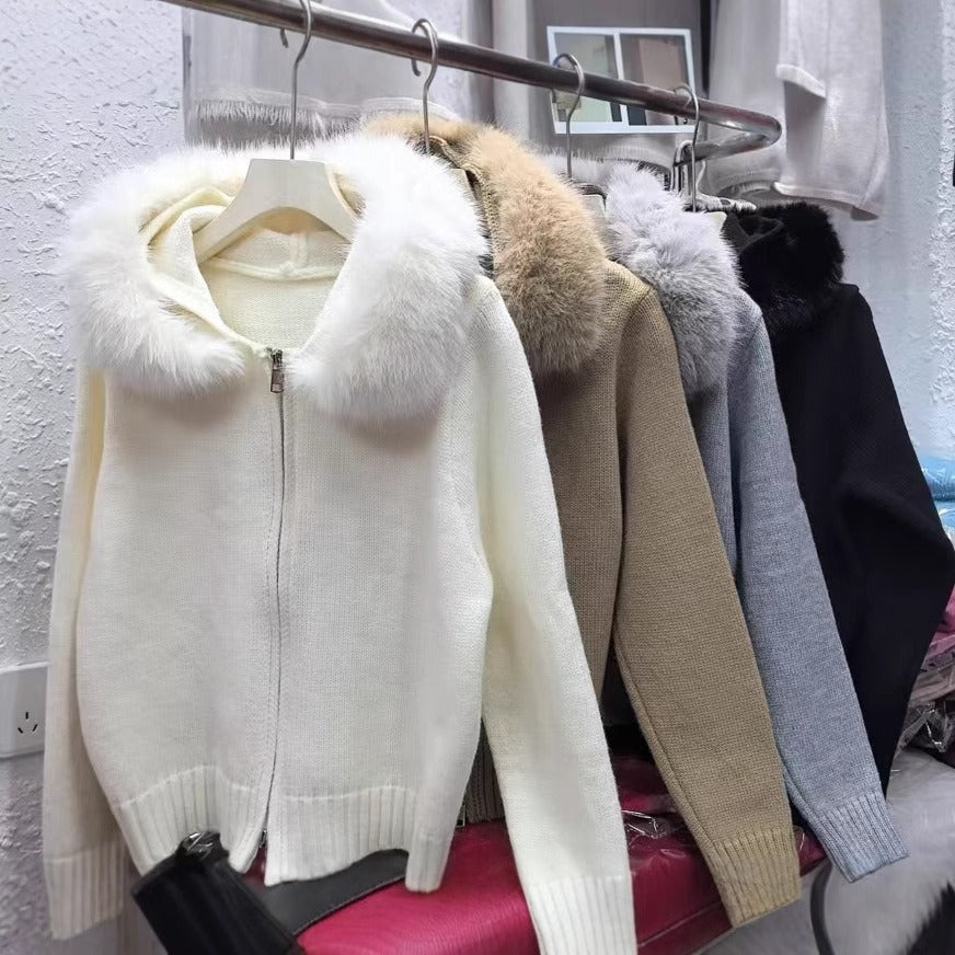 GLENDA | Schicke Pelzkragen-Strick-Kapuzenjacke