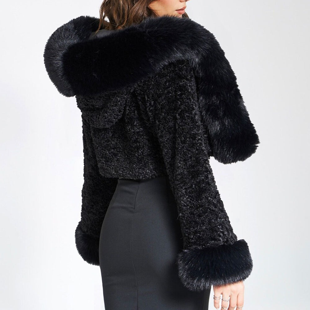 RIEL | Zeitlose Wolljacke mit Kapuze und Pelzkragen