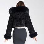 RIEL | Zeitlose Wolljacke mit Kapuze und Pelzkragen
